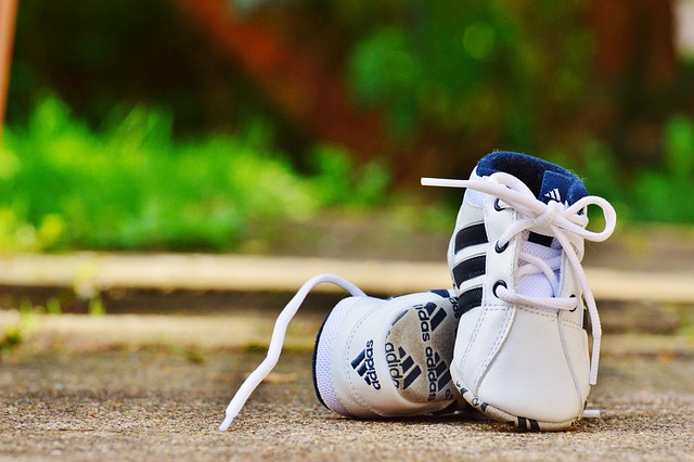 alexas_fotos-baby-shoes-974715_640