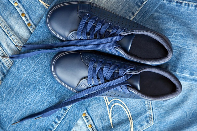 helidm-jeans-2150408_640